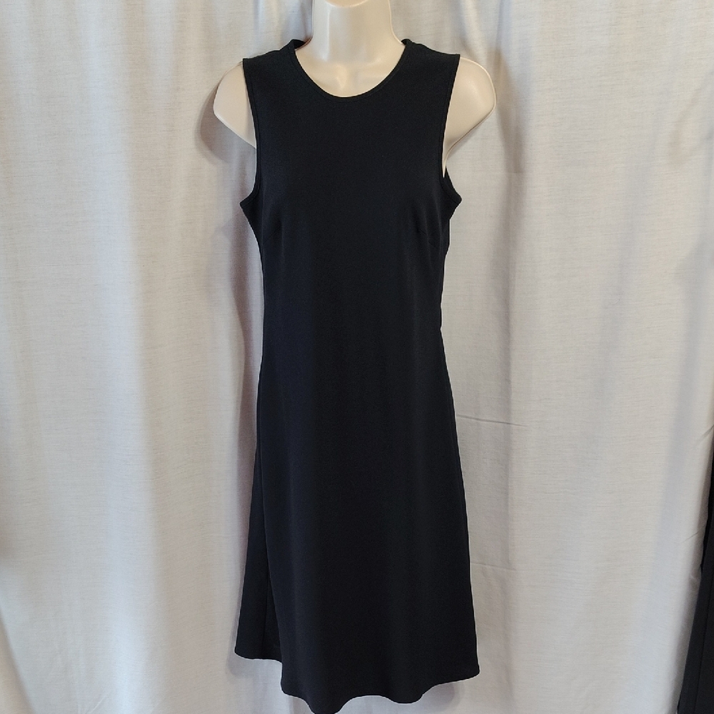 Chic Black Sleeveless Midi Dress